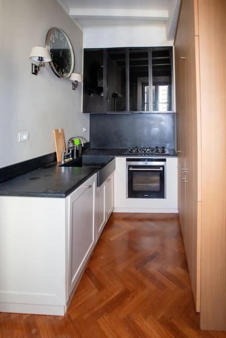 Charme And Relax In Downtown Parma Apartamento Exterior foto